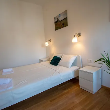 Serene Bulbuder Appartement *