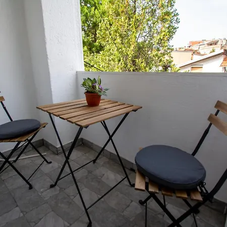 Serene Bulbuder Apartment